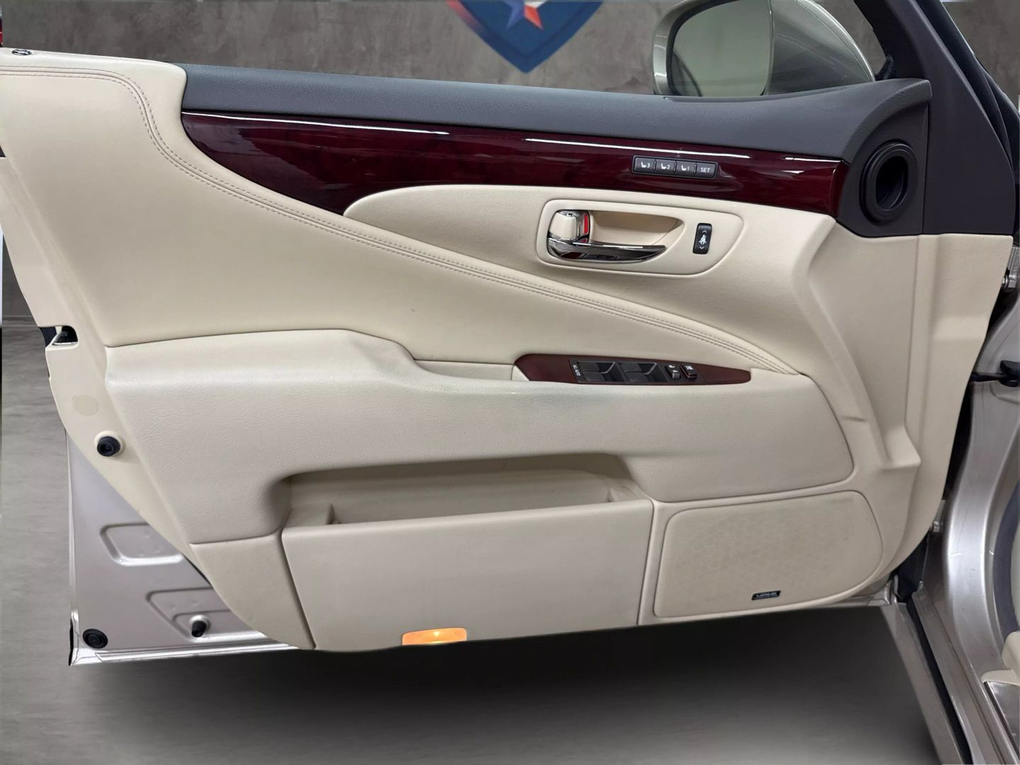 2011 Lexus Ls - Image 40