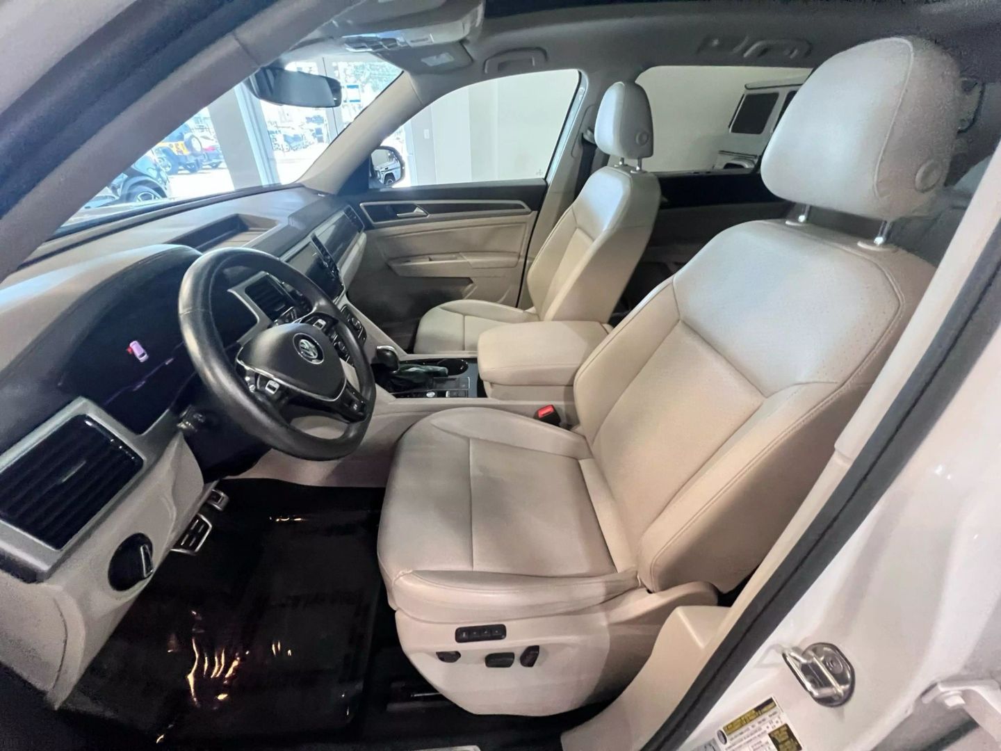 2019 Volkswagen Atlas Sel R-line Sport Utility 4d - Image 12