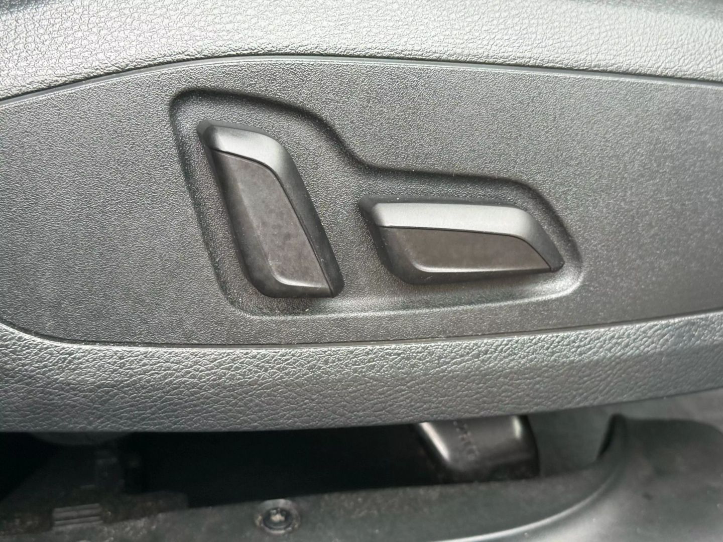 2017 Audi A4 - Image 23