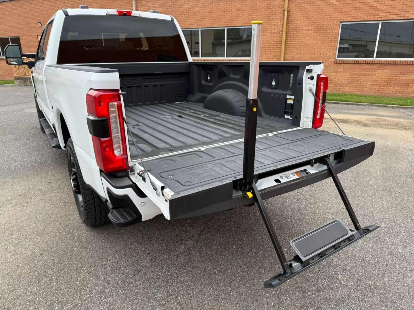 2023 Ford F250 Super Duty Crew Cab - Image 41