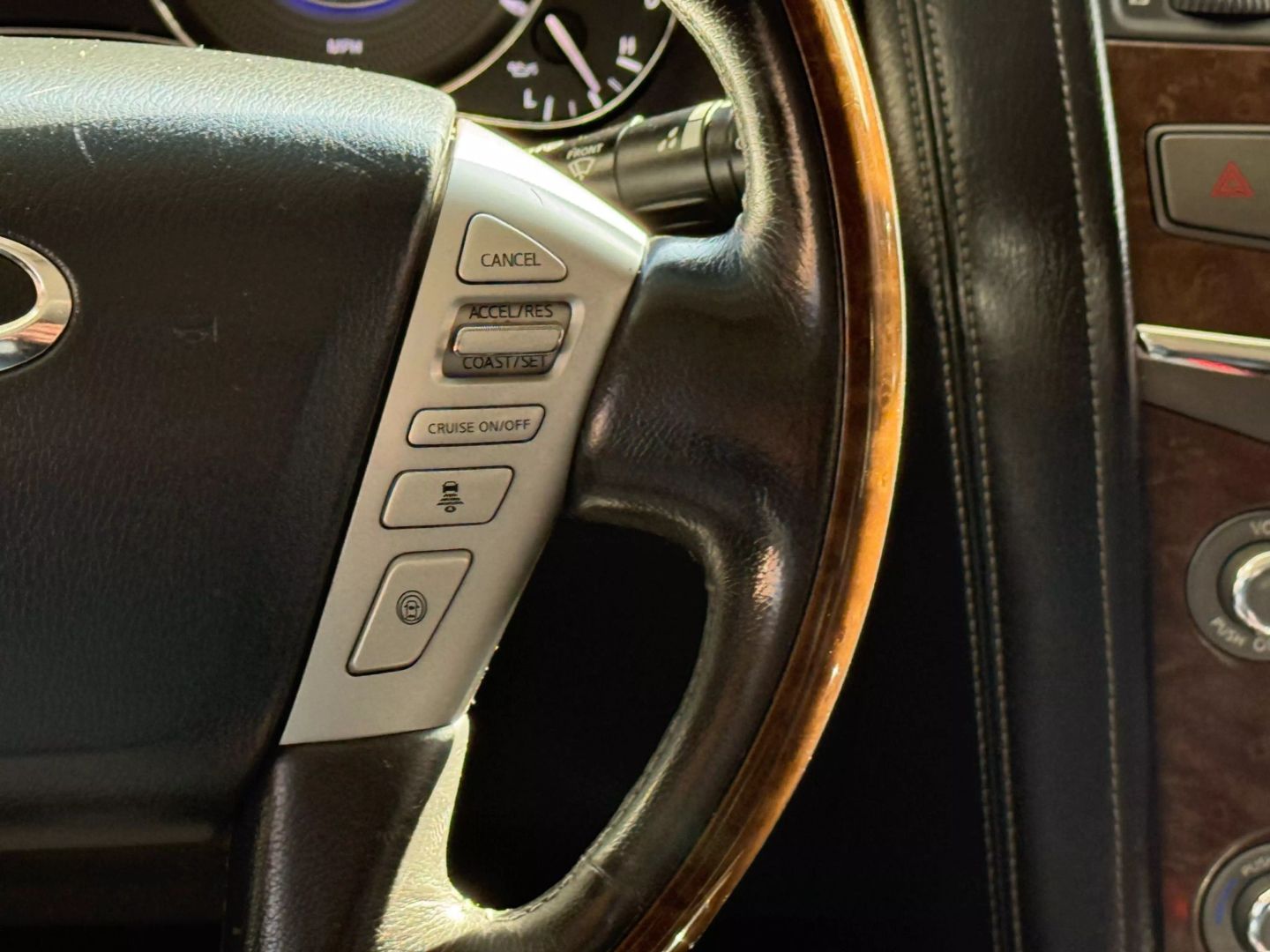 2017 Infiniti Qx80 - Image 38
