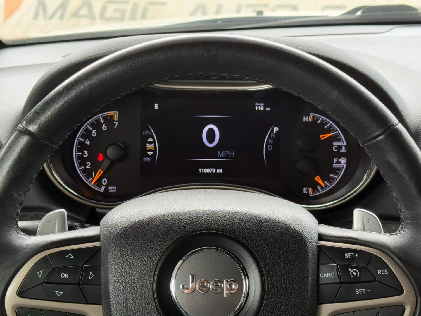 2017 Jeep Grand Cherokee - Image 34