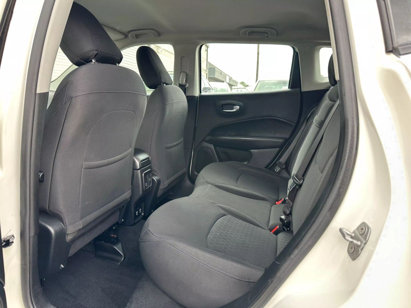 2019 Jeep Compass - Image 16