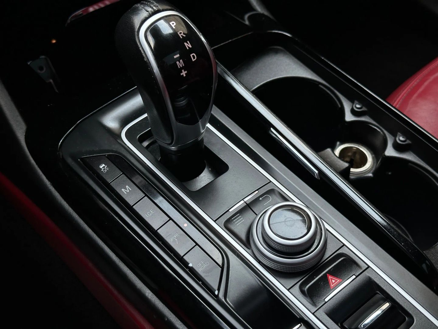 2017 Maserati Levante - Image 37