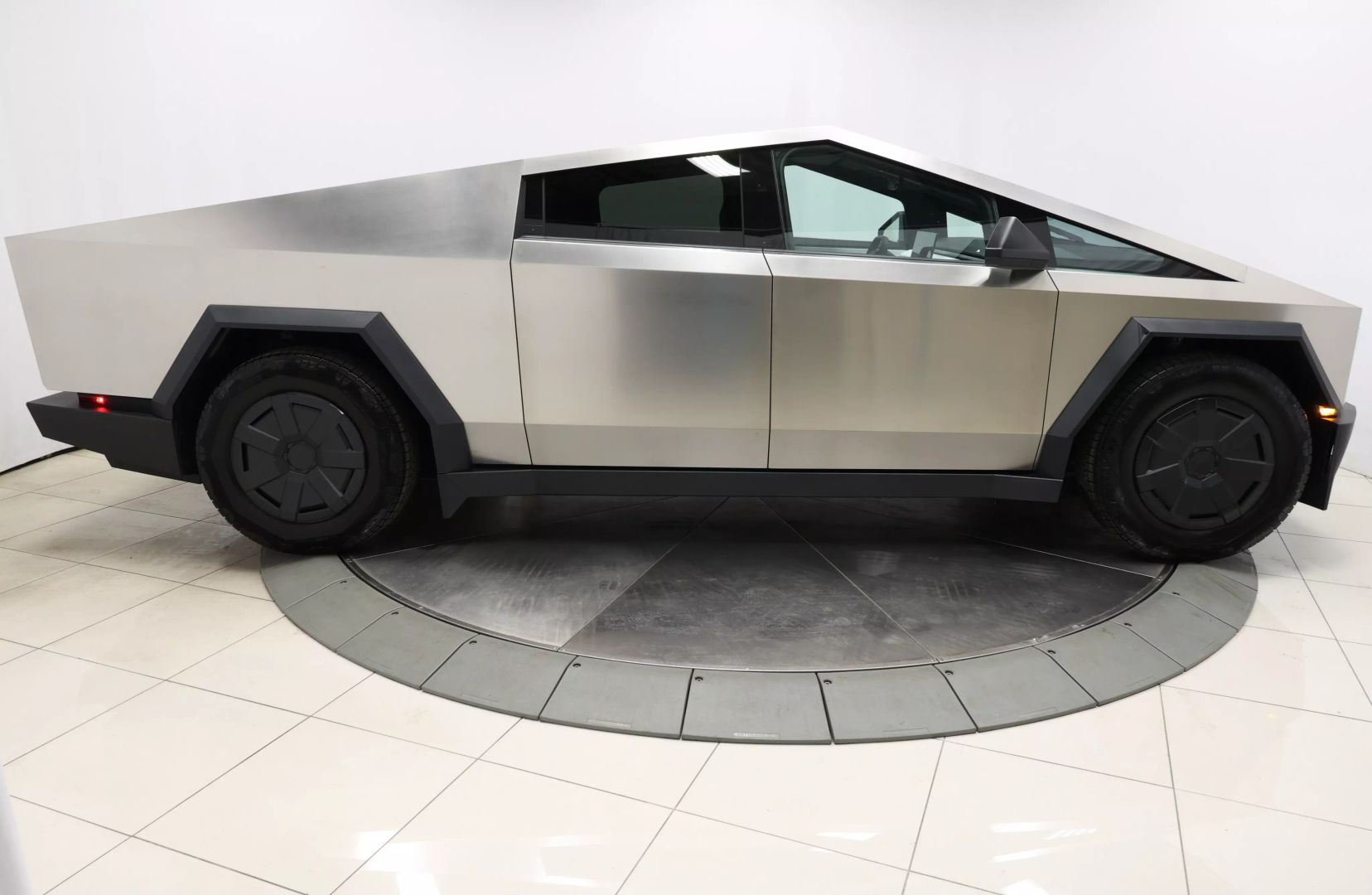 2024 Tesla Cybertruck - Image 88