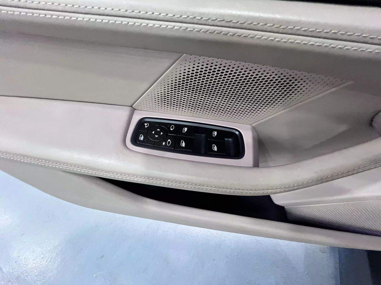 2020 Porsche Taycan 4s Sedan 4d - Image 50
