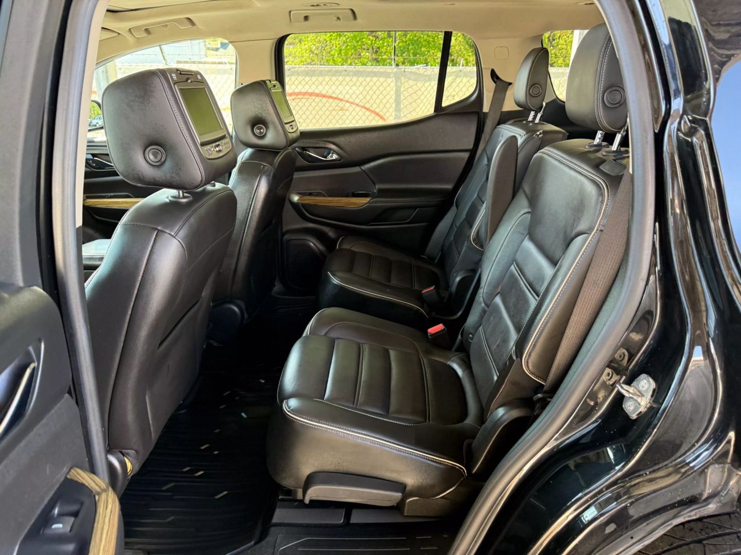 2017 Gmc Acadia - Image 18