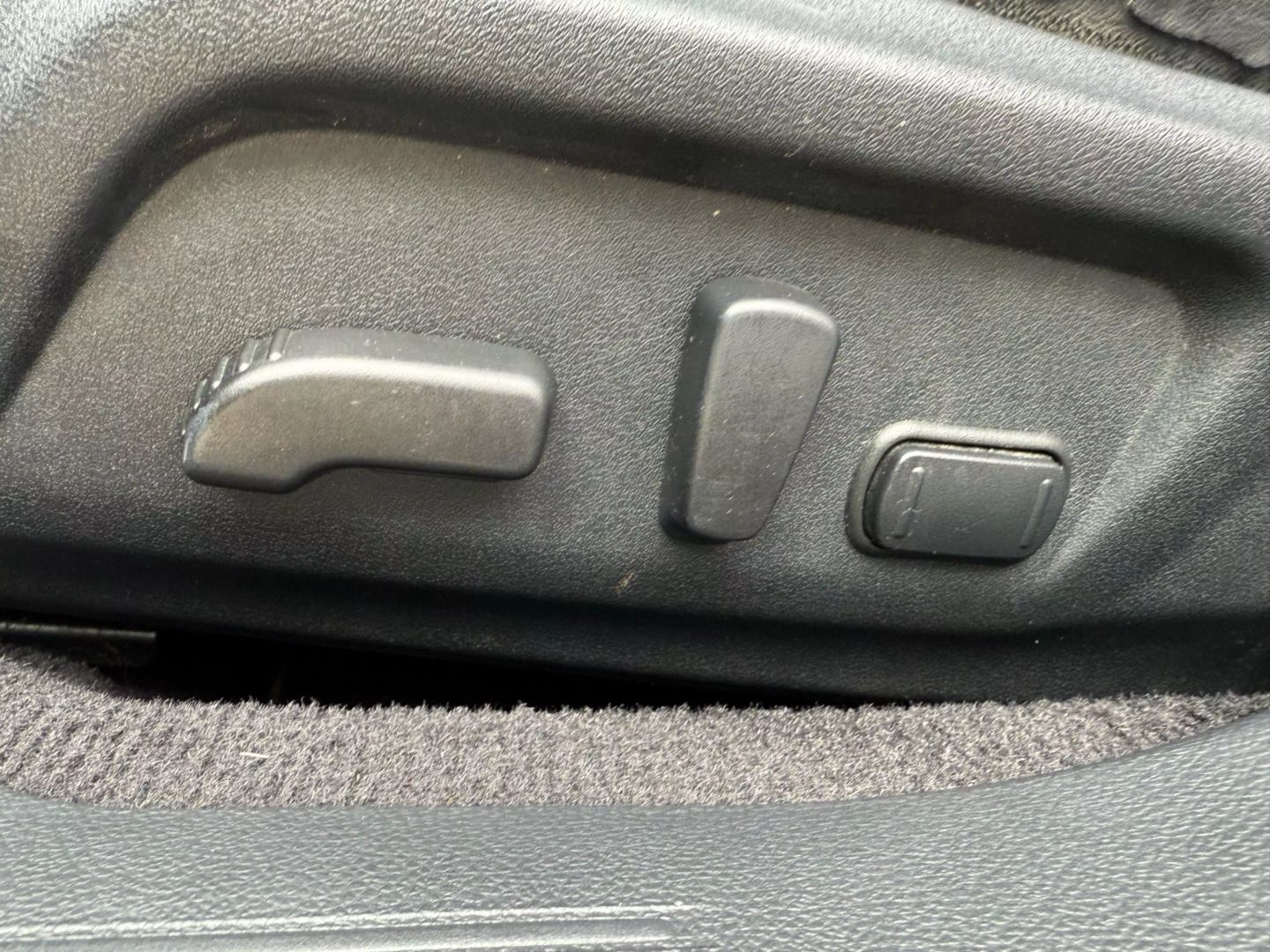 2016 Subaru Outback - Image 19
