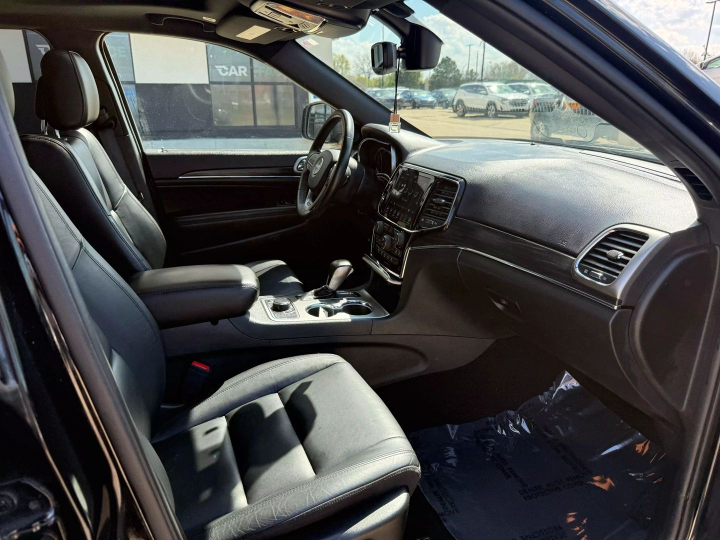 2020 Jeep Grand Cherokee - Image 26