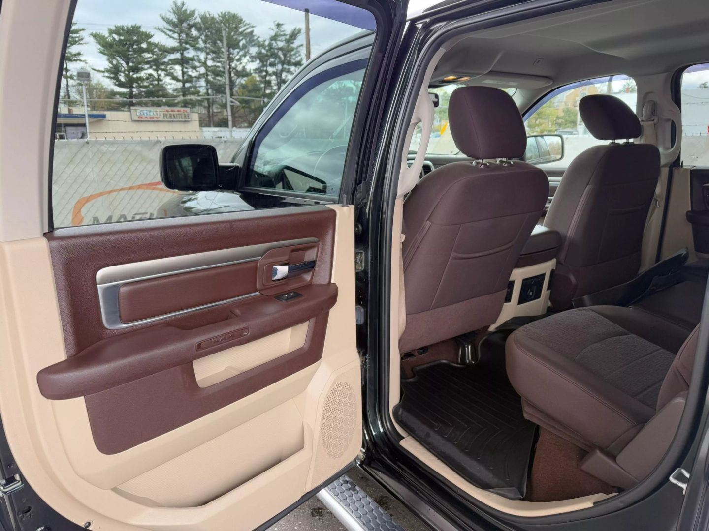 2017 Ram 1500 Crew Cab - Image 18
