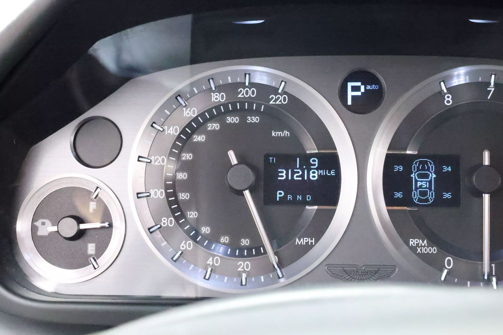 2012 Aston Martin Virage - Image 25