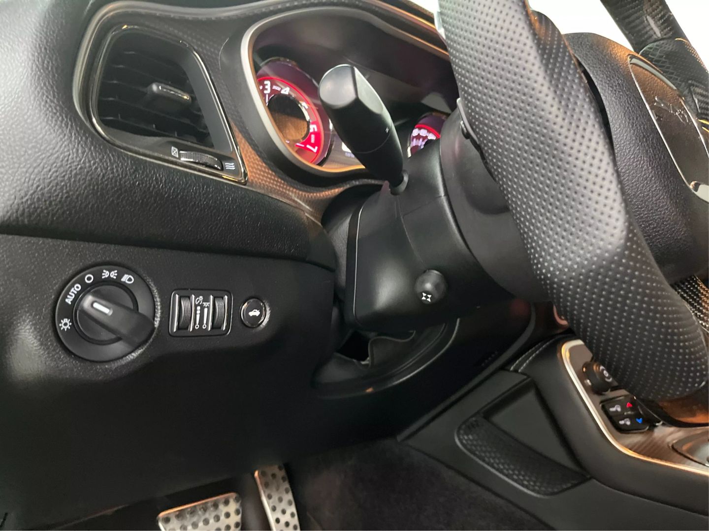 2019 Dodge Challenger - Image 18