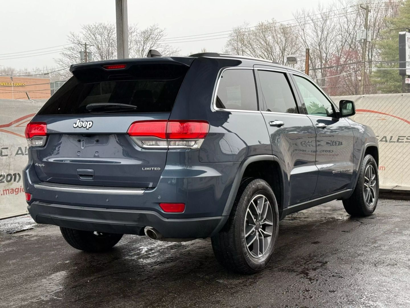 2019 Jeep Grand Cherokee - Image 11
