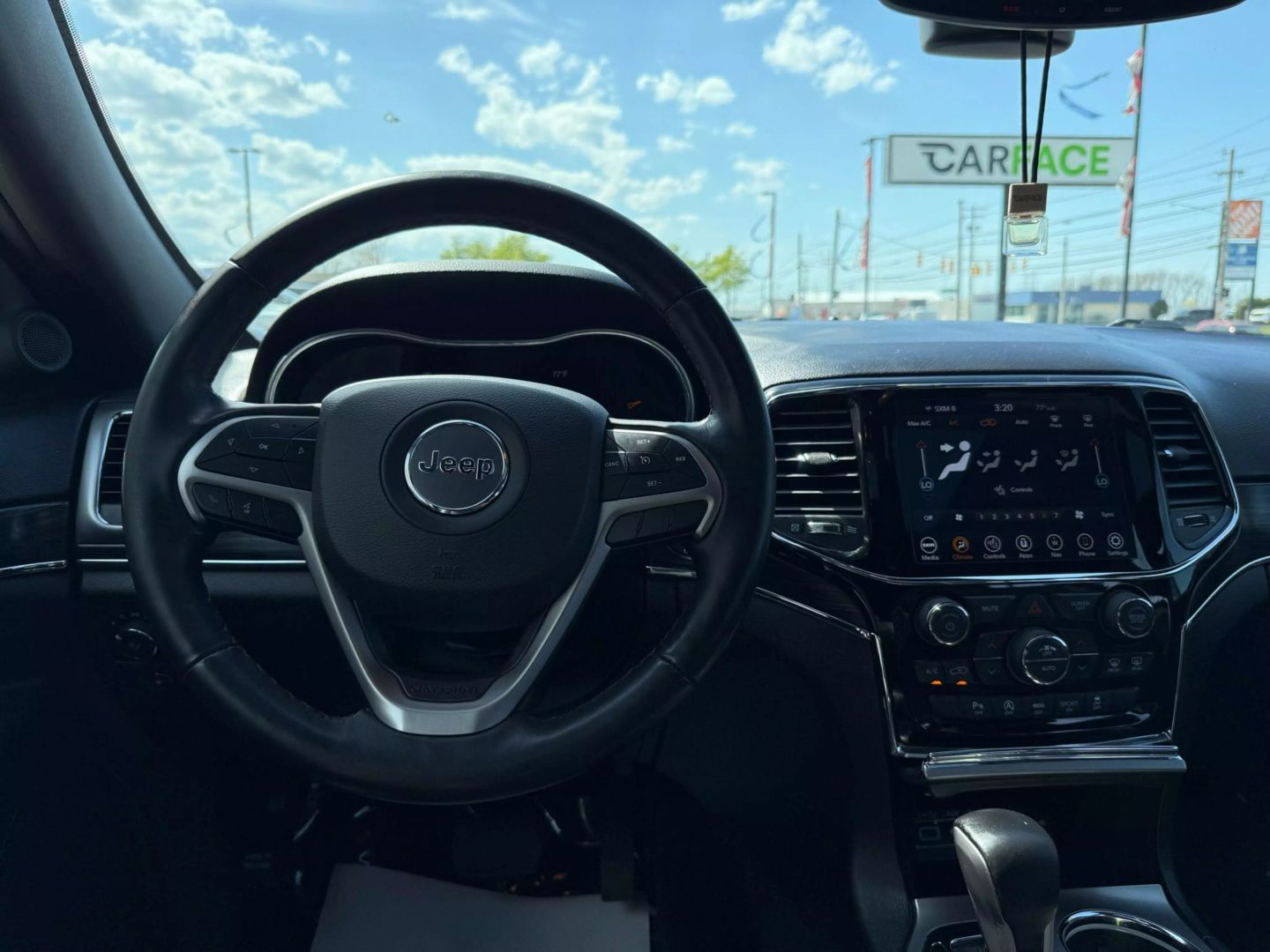 2020 Jeep Grand Cherokee - Image 30