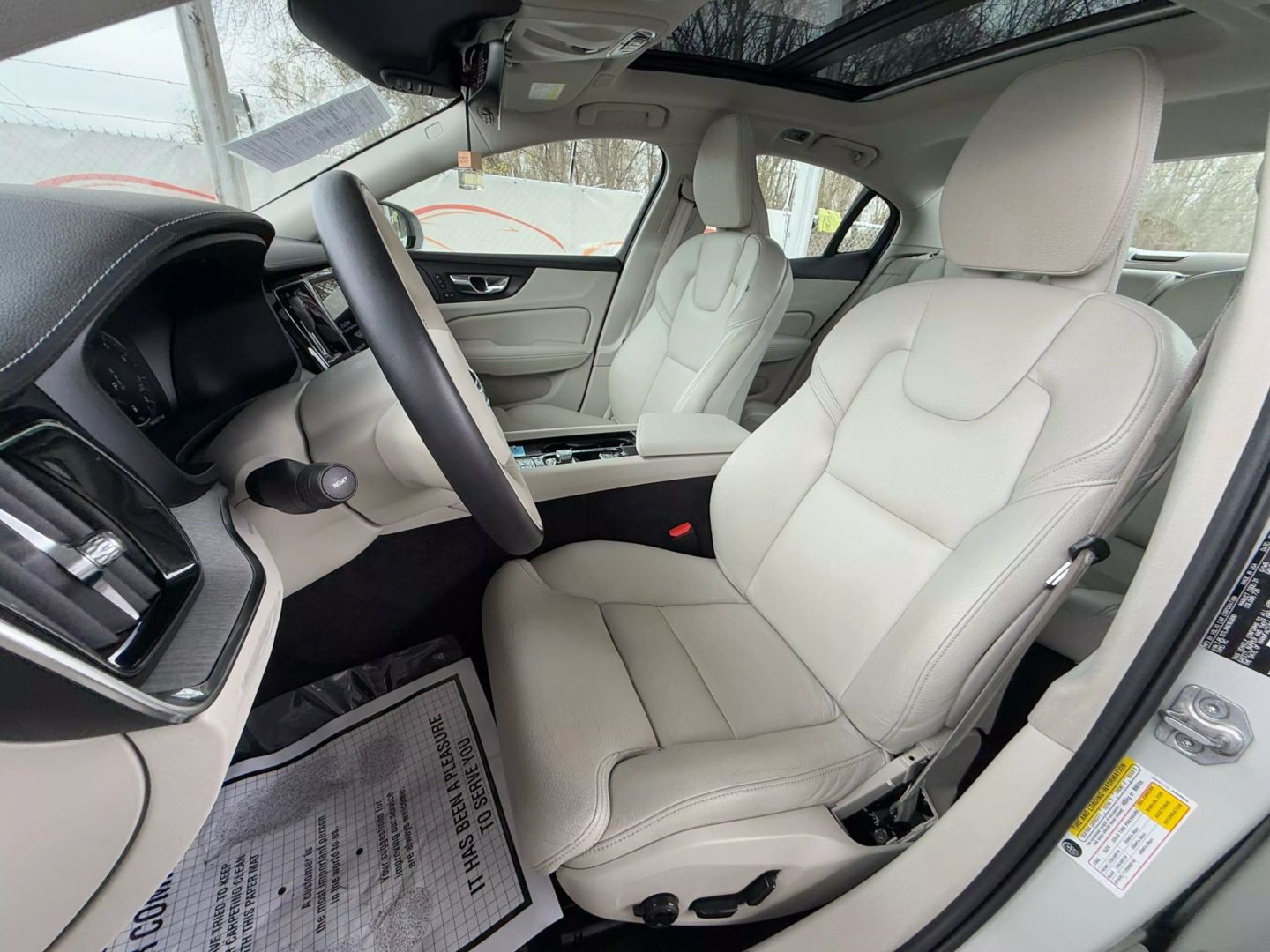 2022 Volvo S60 - Image 16