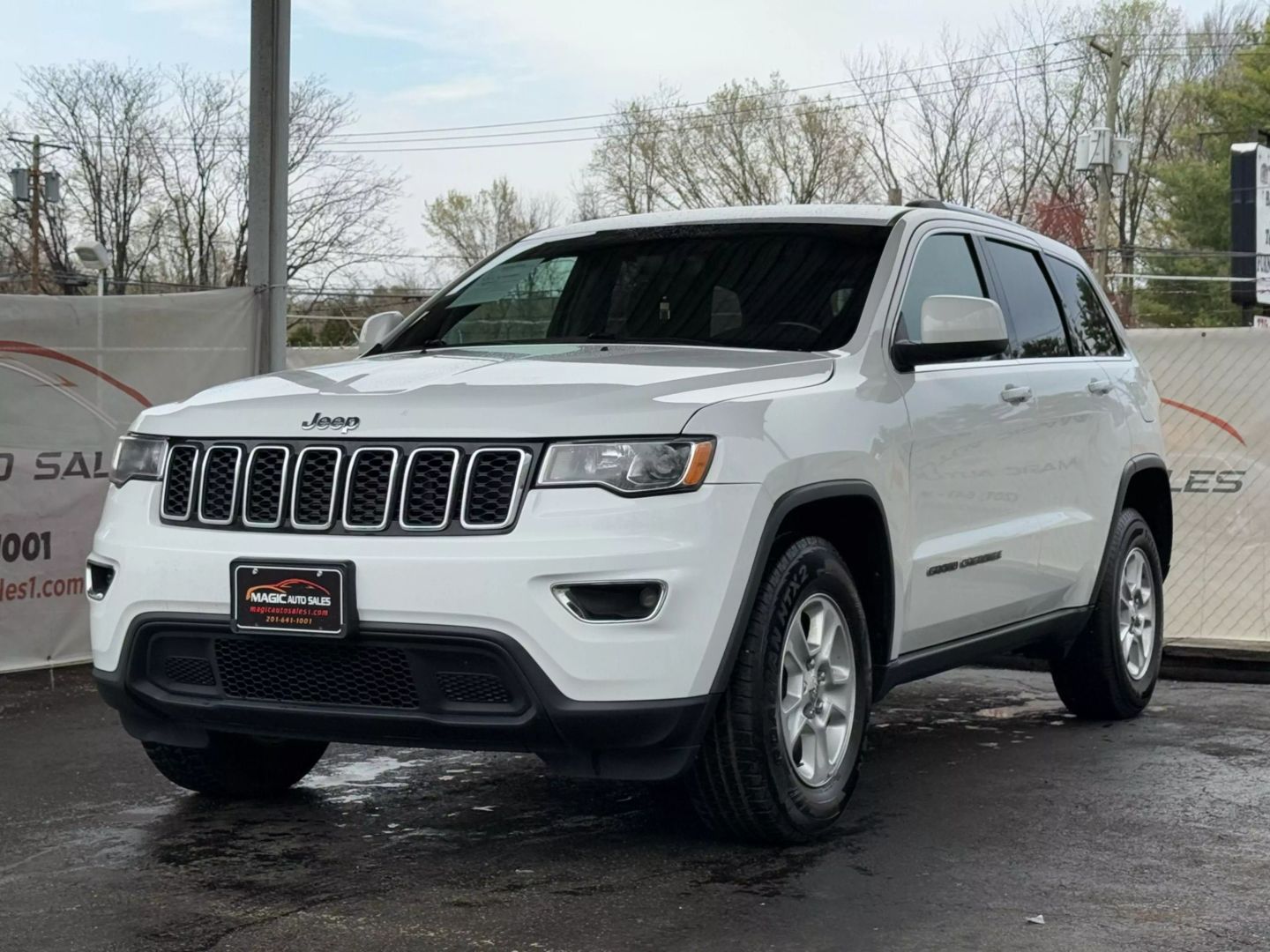 2017 Jeep Grand Cherokee - Image 3