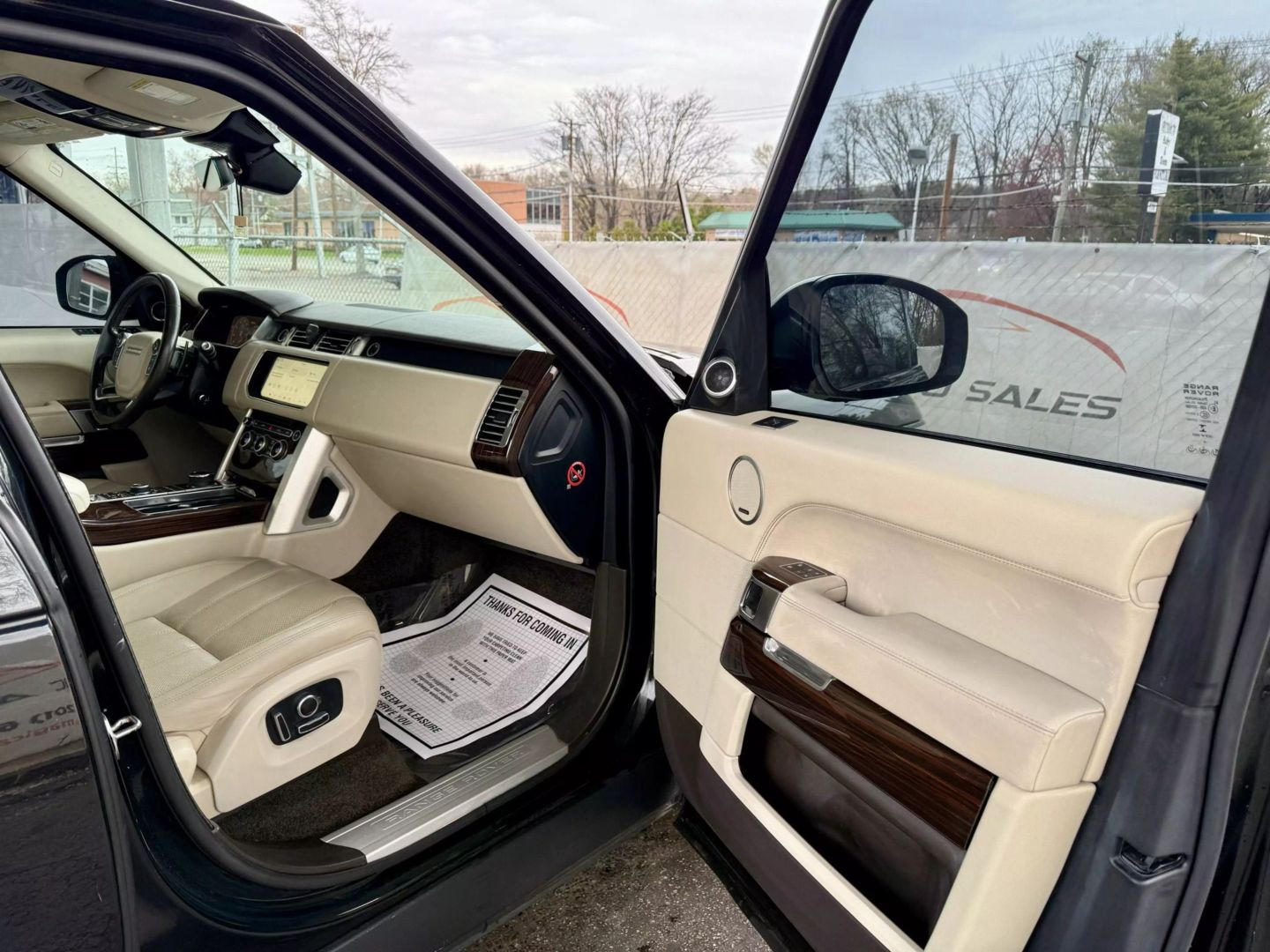 2017 Land Rover Range Rover - Image 23