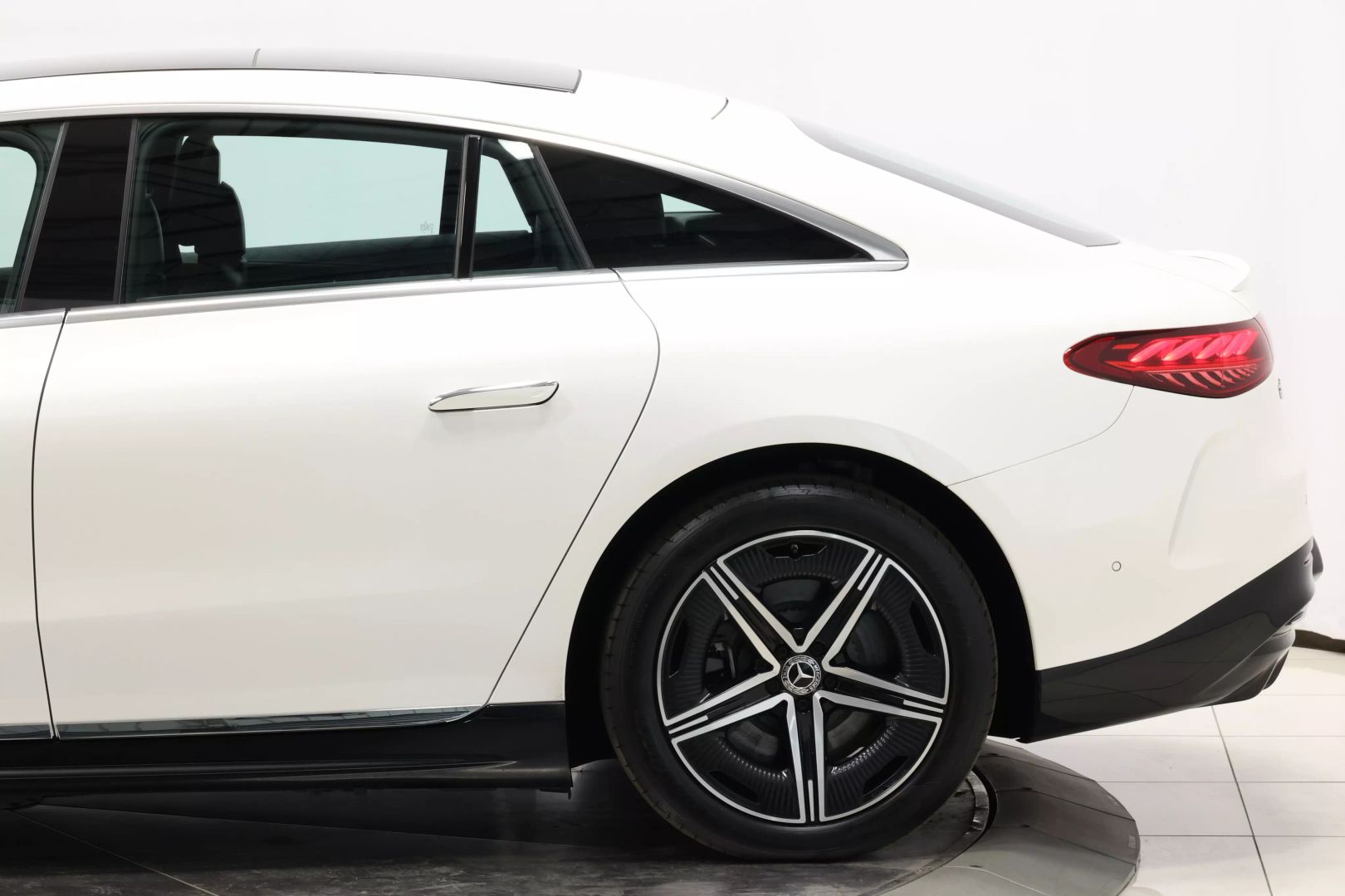 2023 Mercedes-benz Mercedes-eq Eqs - Image 8