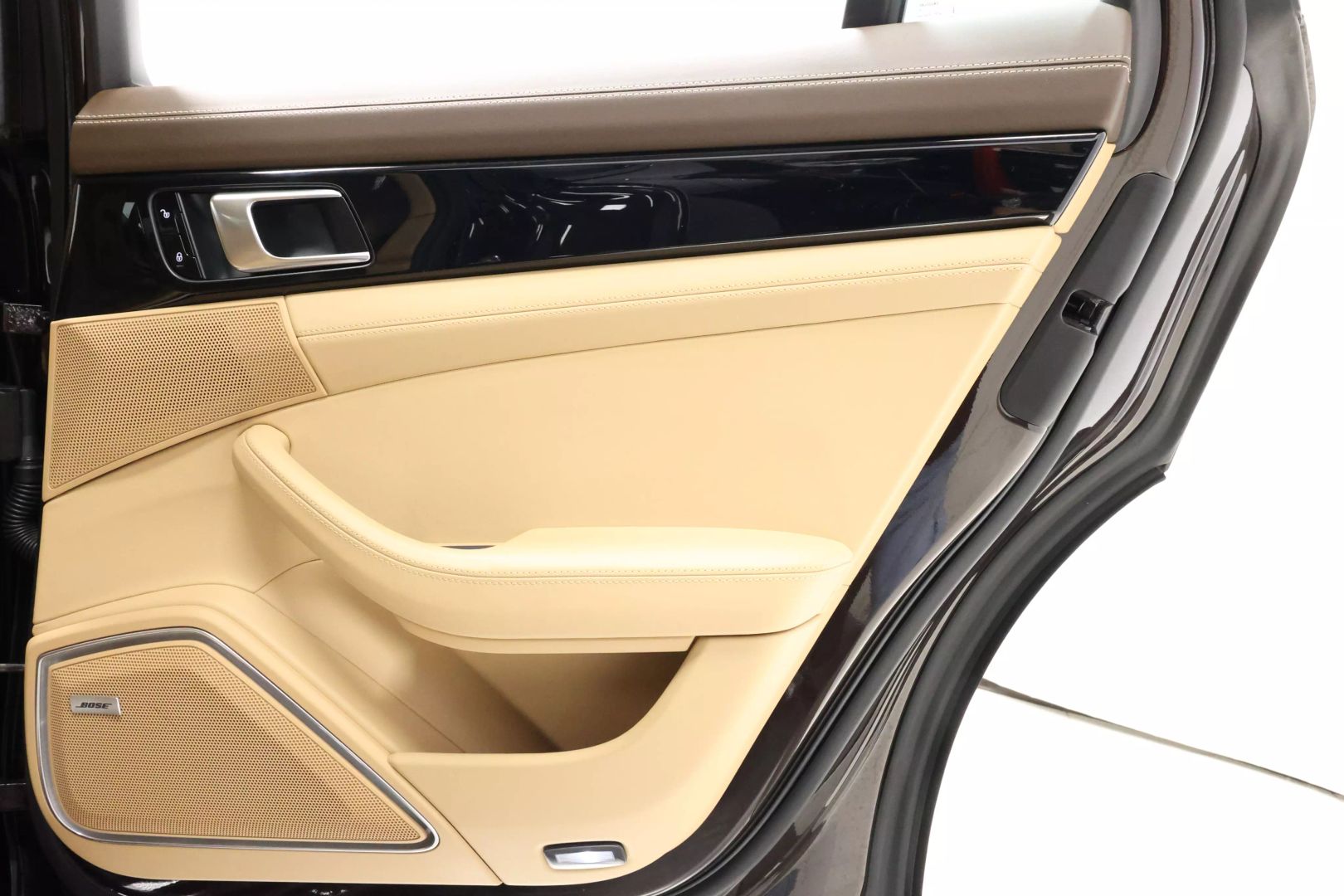2017 Porsche Panamera - Image 67
