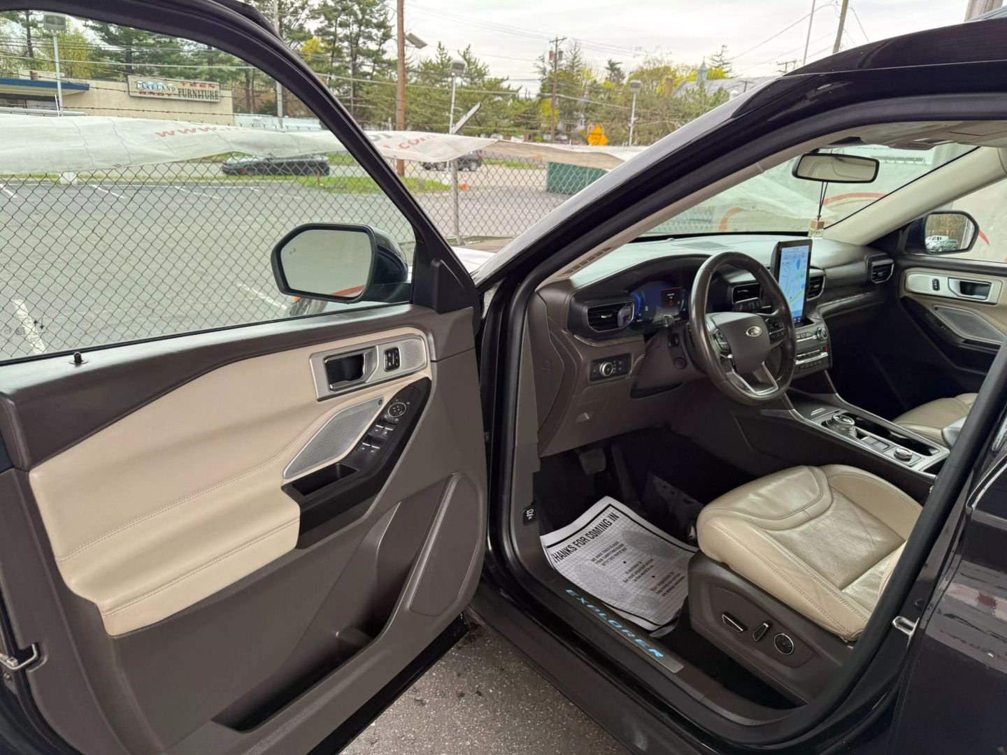 2020 Ford Explorer - Image 14