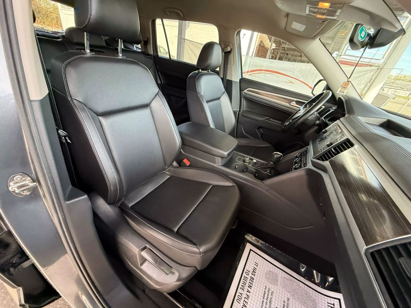 2018 Volkswagen Atlas - Image 27