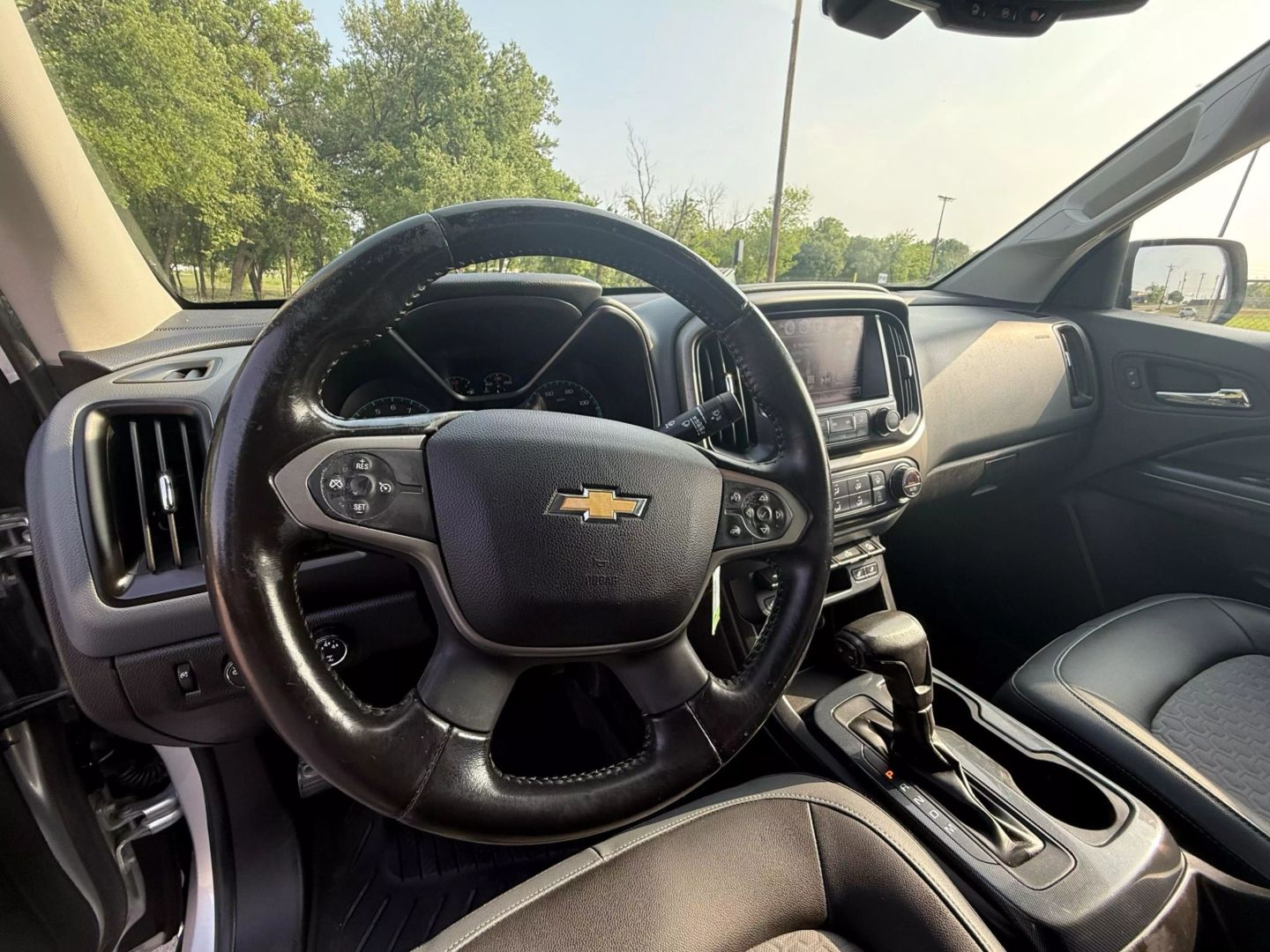 2016 Chevrolet Colorado Crew Cab - Image 11