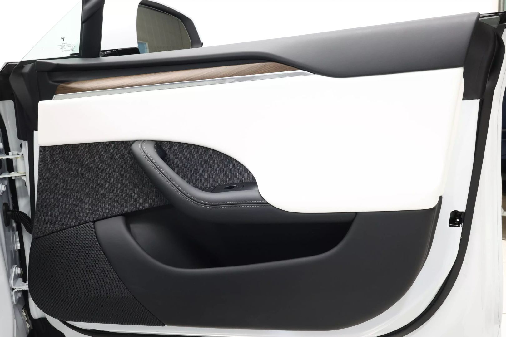 2022 Tesla Model S - Image 72