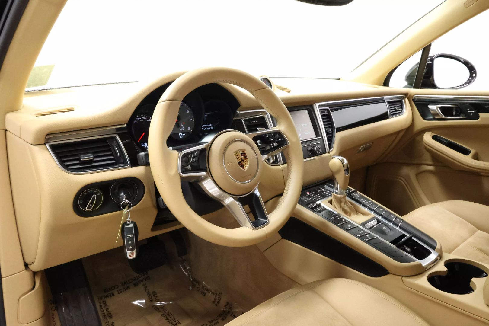 2016 Porsche Macan - Image 2