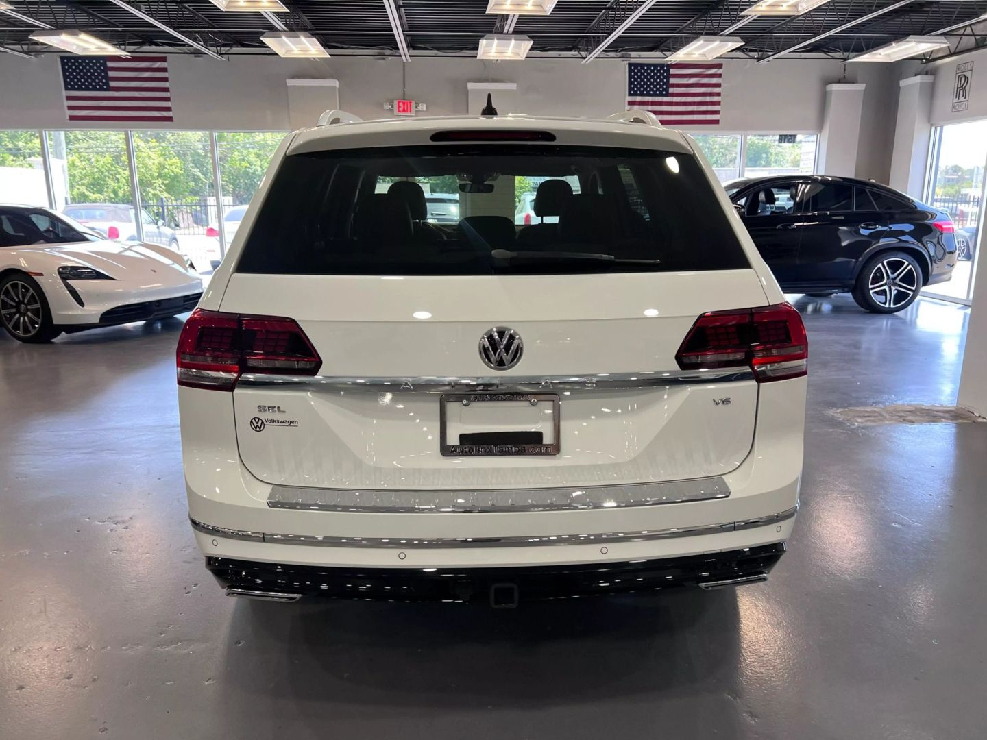 2019 Volkswagen Atlas Sel R-line Sport Utility 4d - Image 8