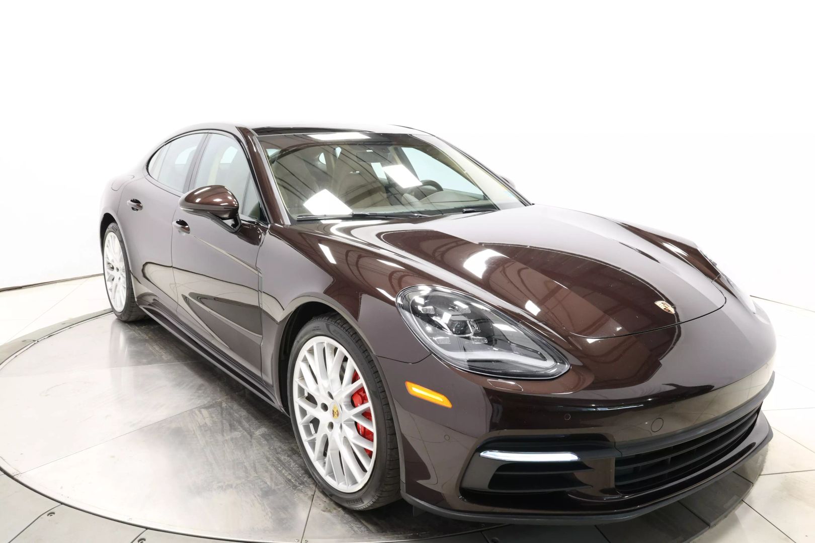 2017 Porsche Panamera - Image 97