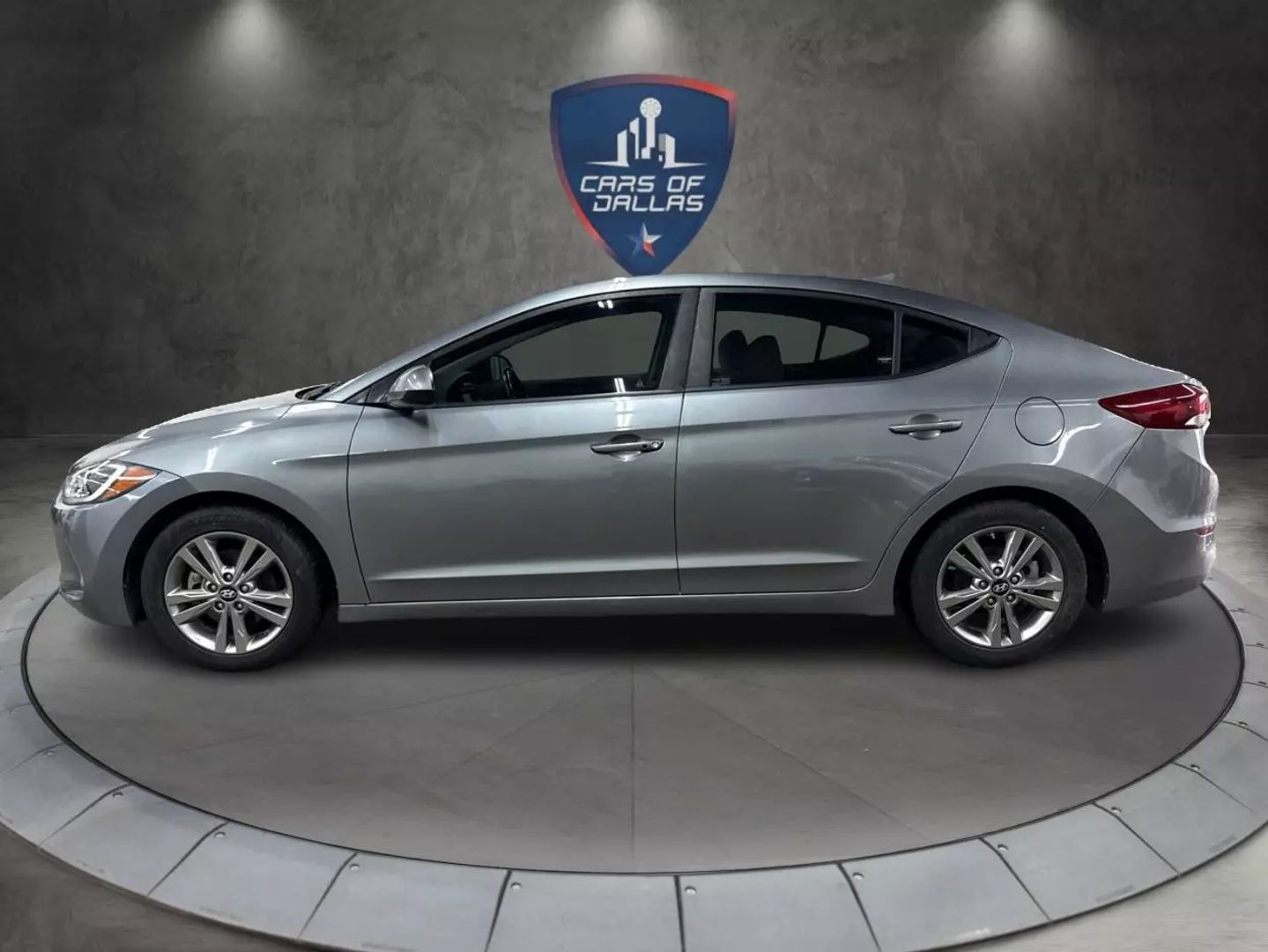 2018 Hyundai Elantra - Image 2