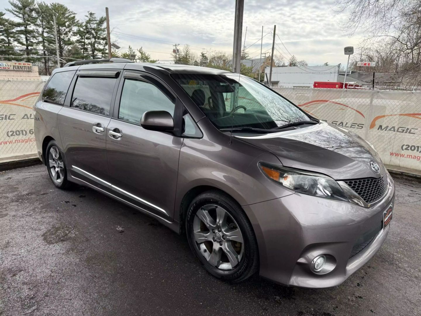 2013 Toyota Sienna - Image 7