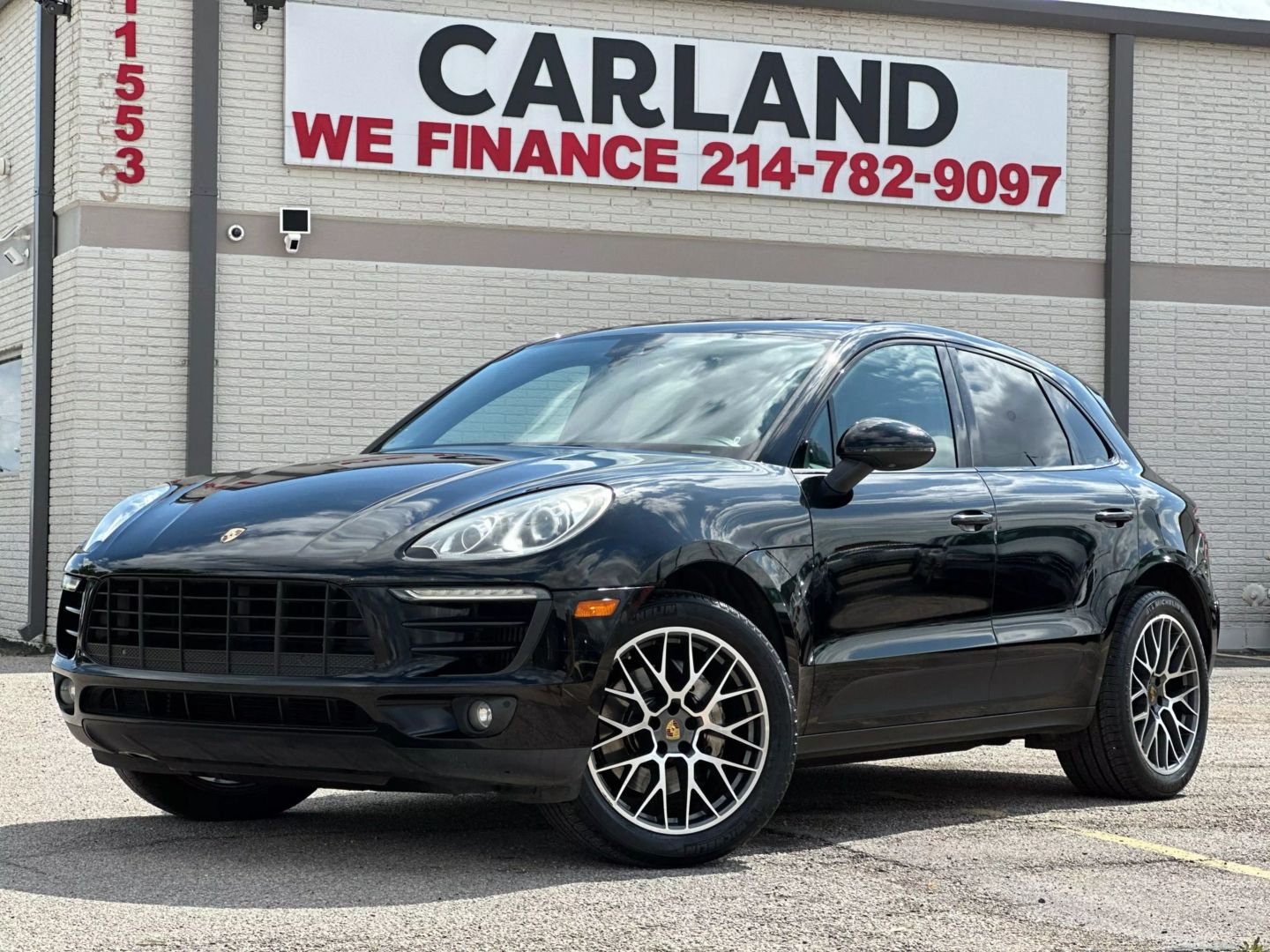 2017 Porsche Macan - Image 1