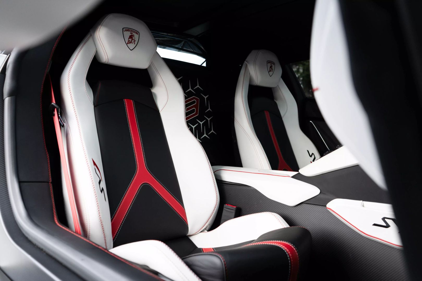 2021 Lamborghini Aventador - Image 68