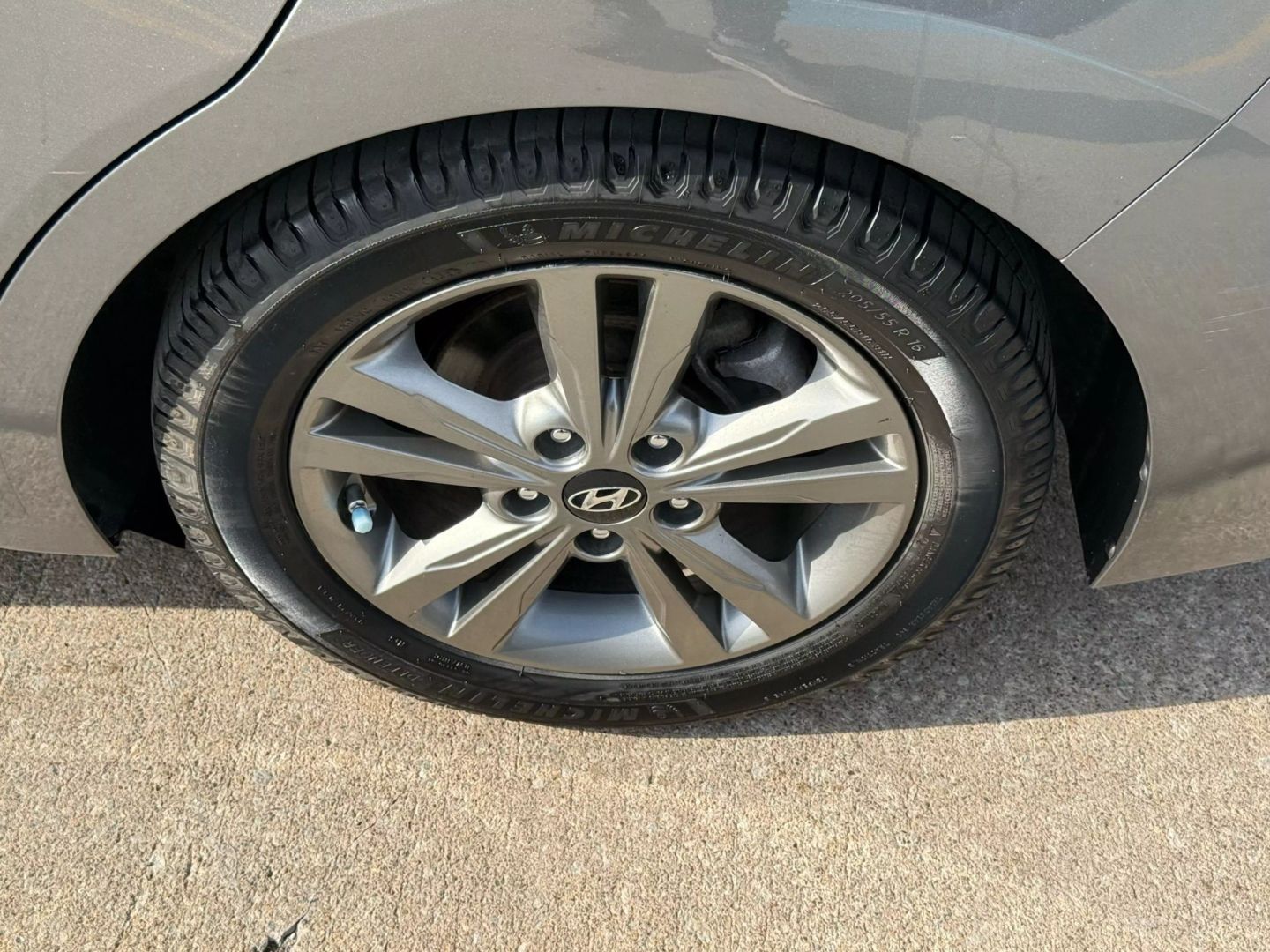 2018 Hyundai Elantra - Image 50