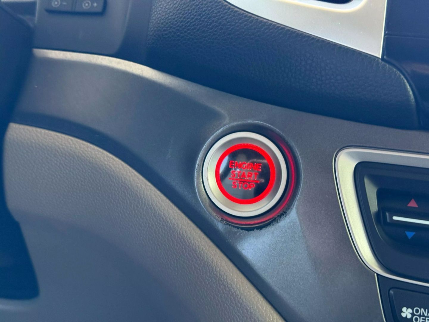 2018 Honda Pilot - Image 31