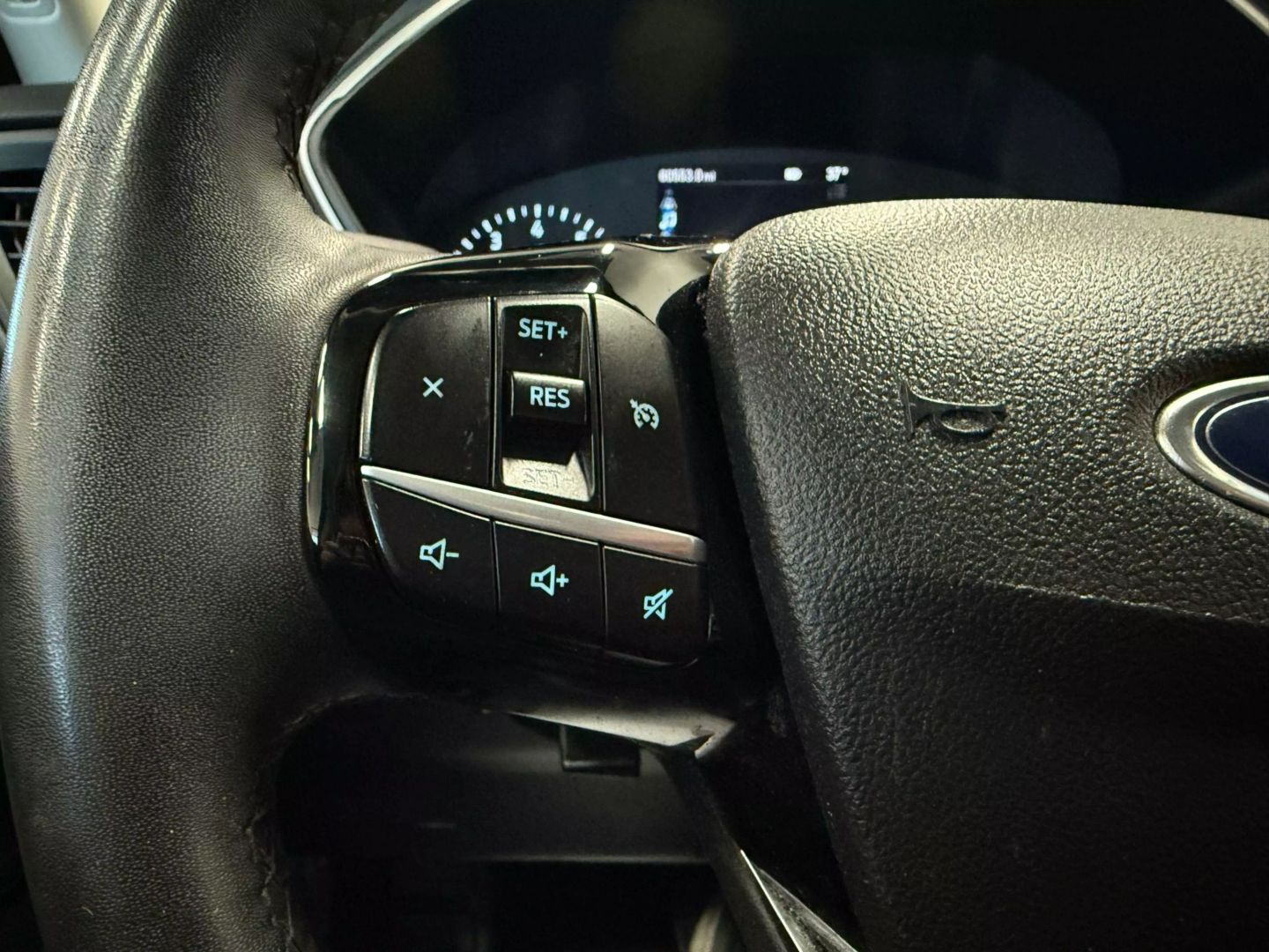 2022 Ford Escape - Image 33