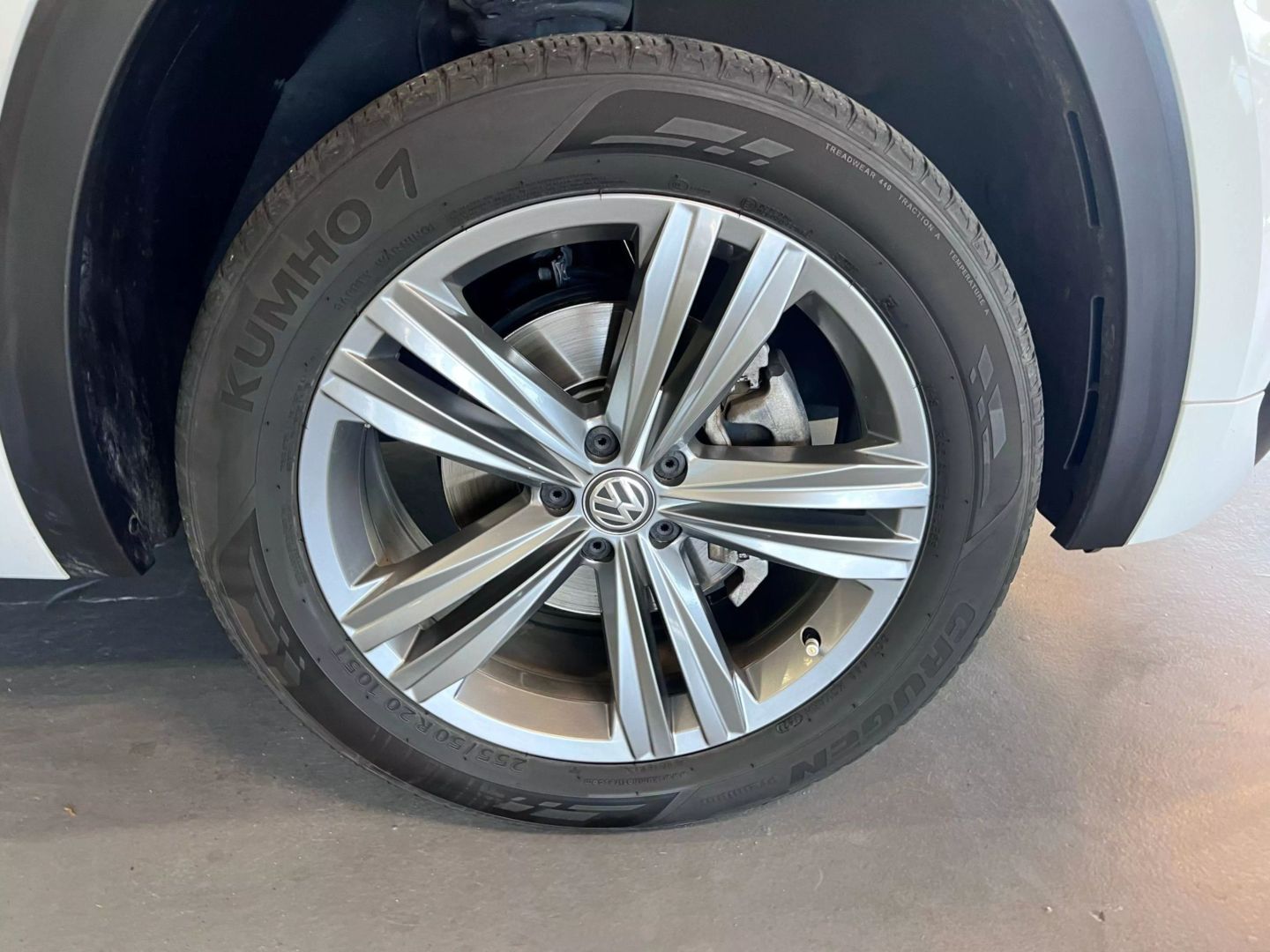 2019 Volkswagen Atlas Sel R-line Sport Utility 4d - Image 28