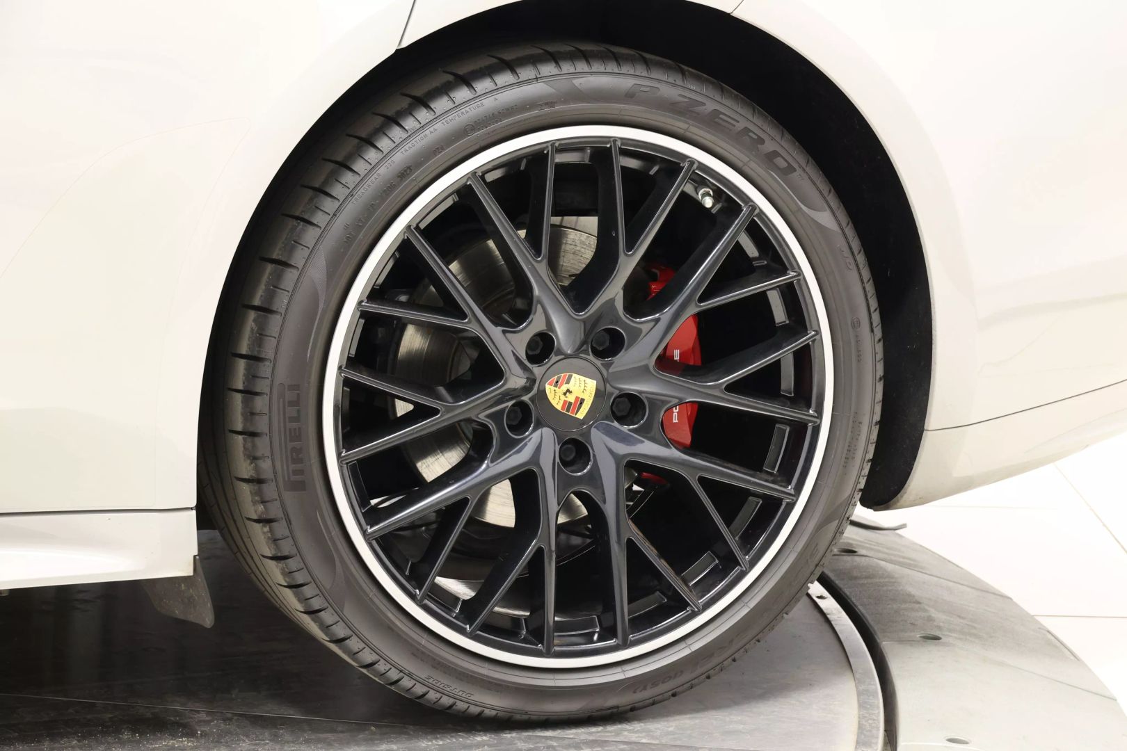 2017 Porsche Panamera - Image 126