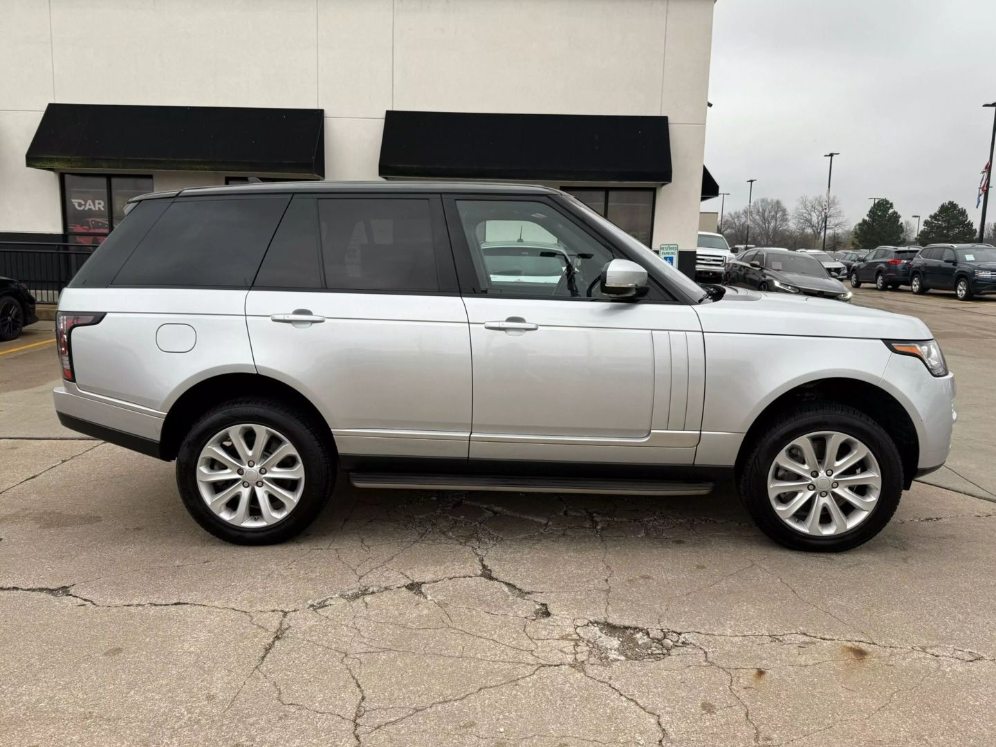 2016 Land Rover Range Rover - Image 18