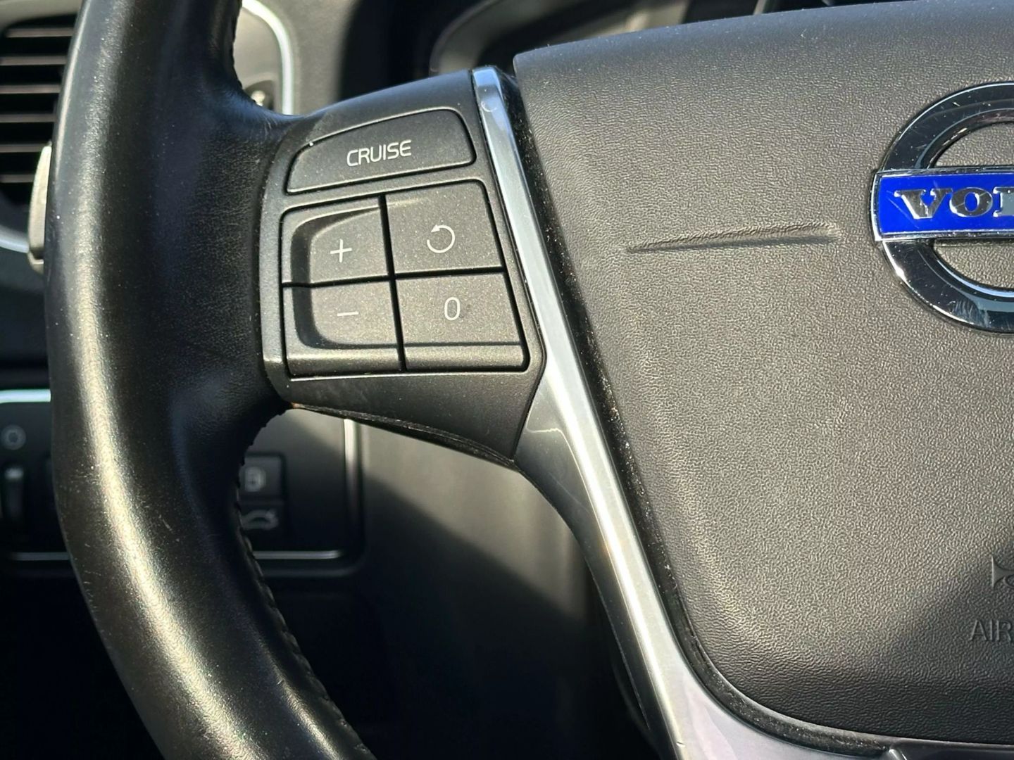 2016 Volvo S60 - Image 27