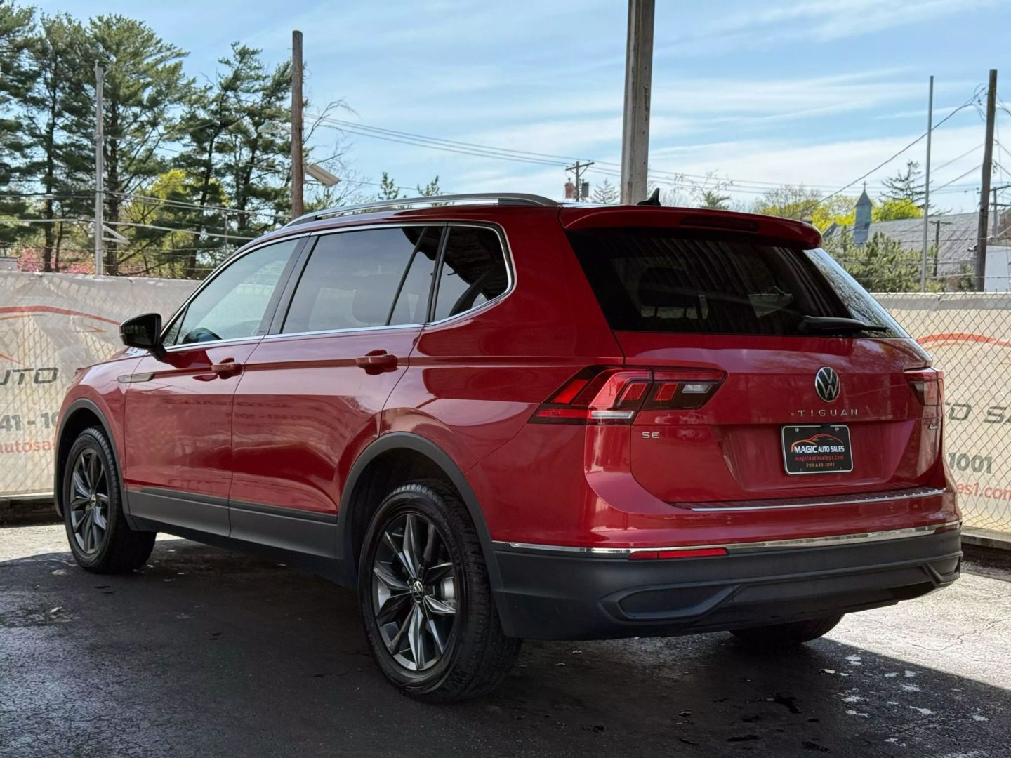 2022 Volkswagen Tiguan - Image 9