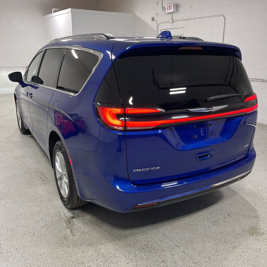Image 2 of 2021 CHRYSLER PACIFICA