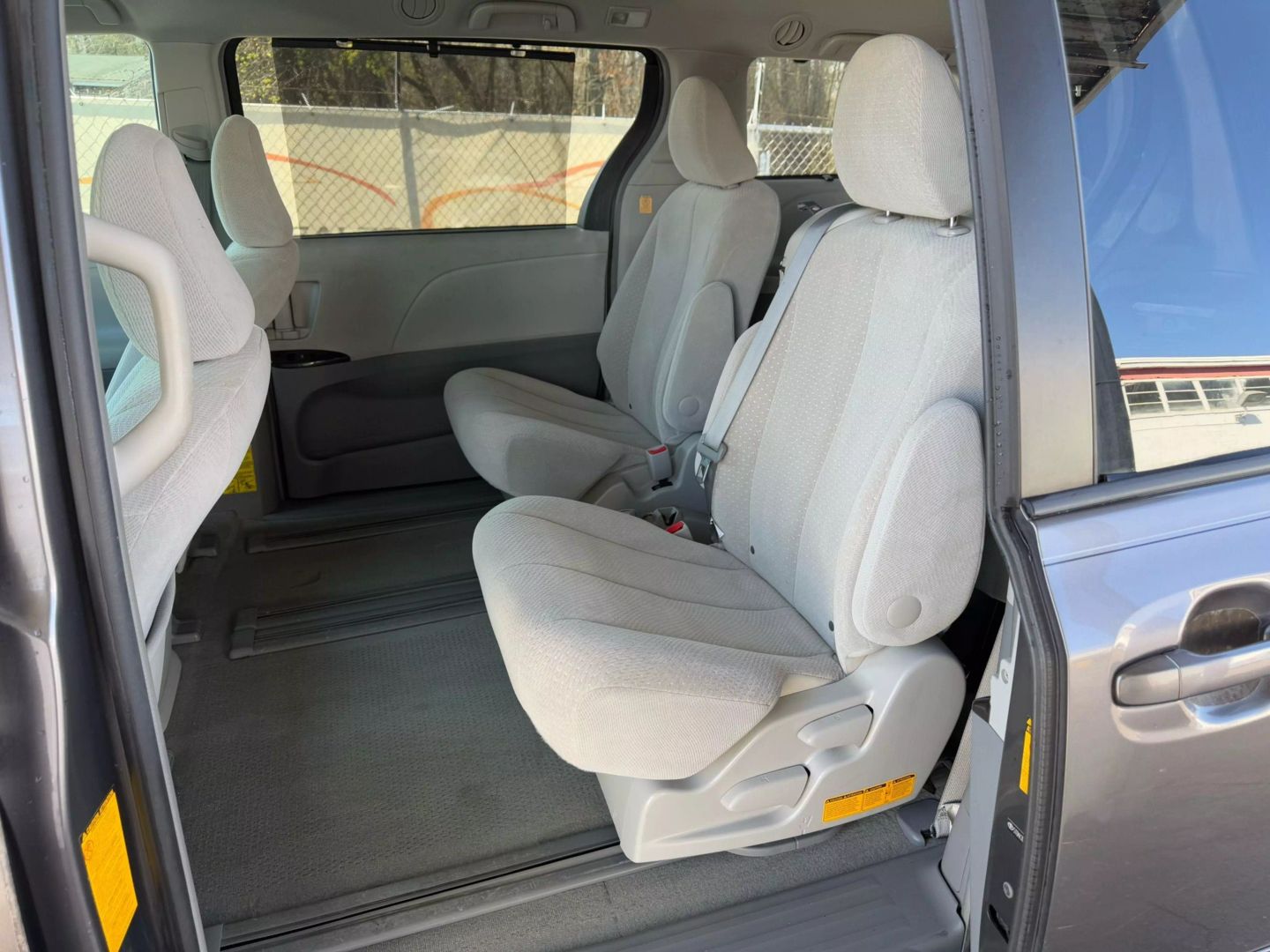 2013 Toyota Sienna - Image 12
