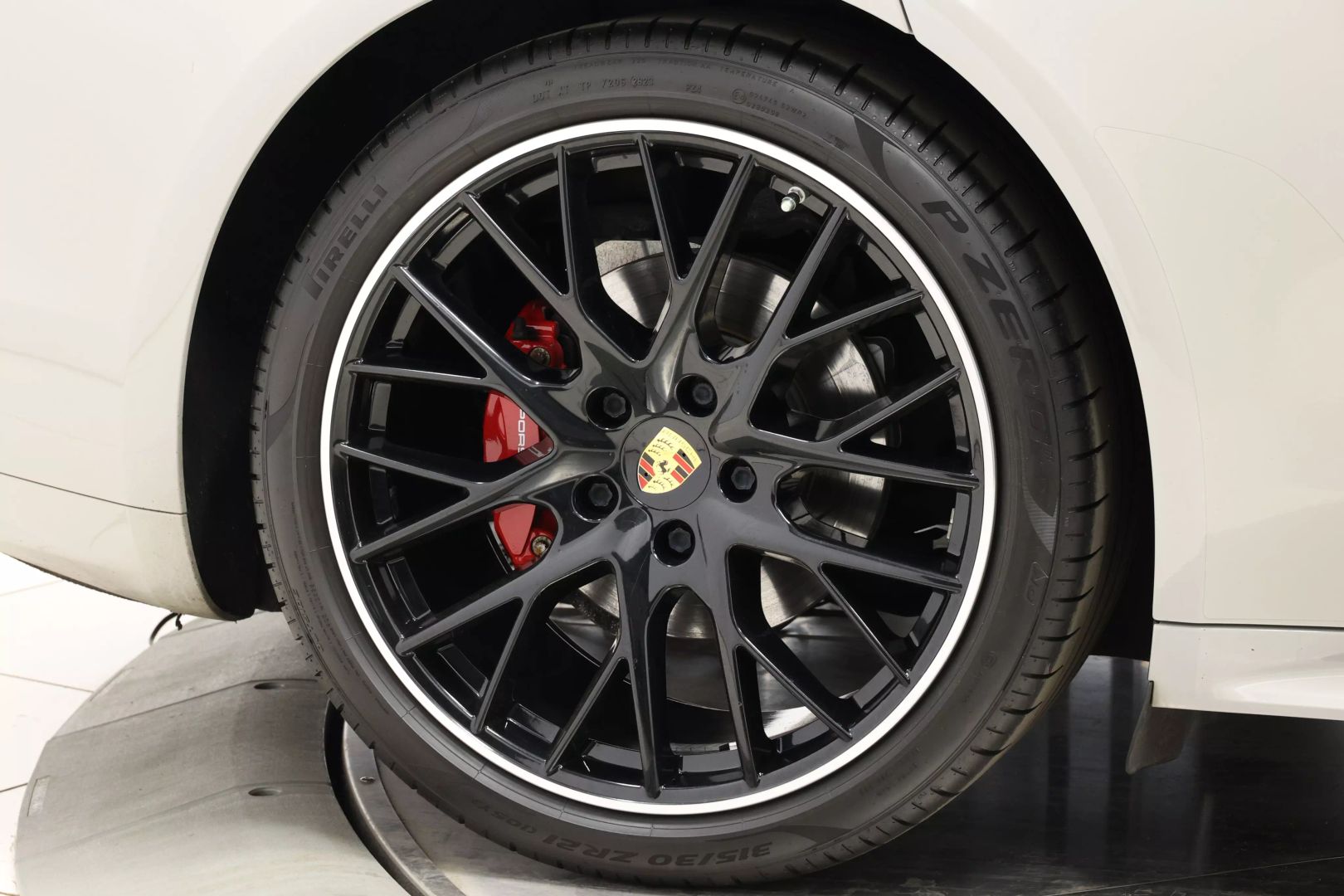 2017 Porsche Panamera - Image 127