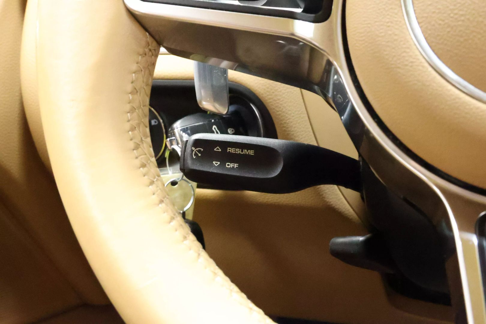 2016 Porsche Macan - Image 24