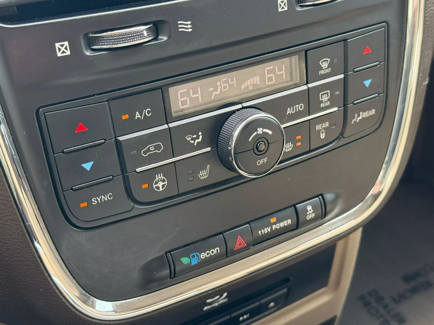 2016 Chrysler Town & Country - Image 45