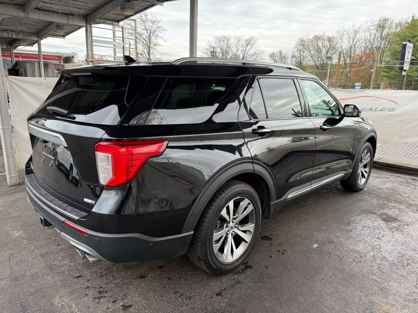 2020 Ford Explorer - Image 13