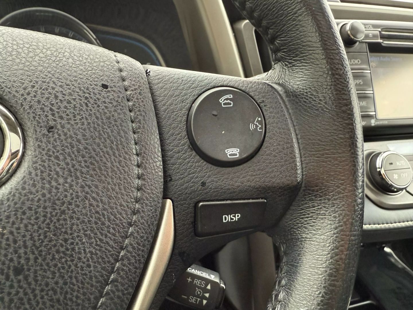 2015 Toyota Rav4 - Image 31