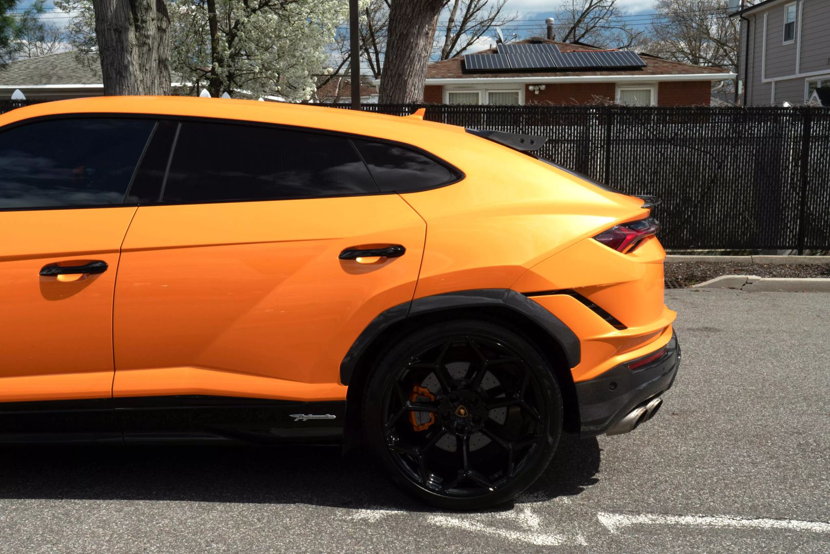 2023 Lamborghini Urus - Image 15
